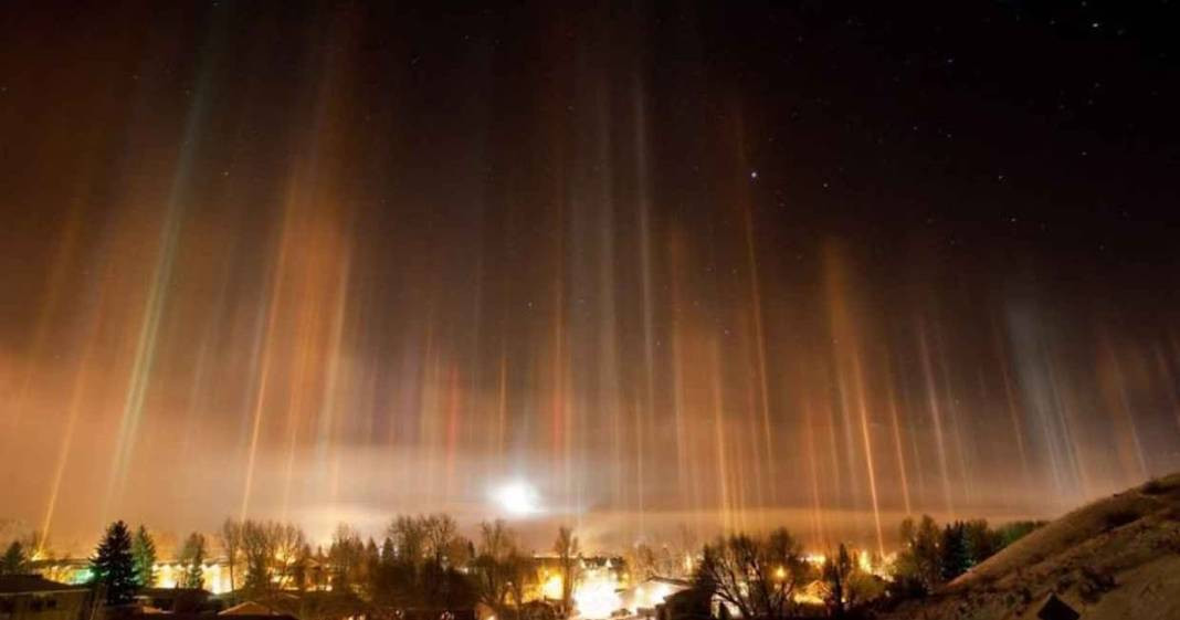 Gökyüzünde Görsel Şölen: Işık Sütunları. Gören bir daha dönüp bakıyor - Resim: 13